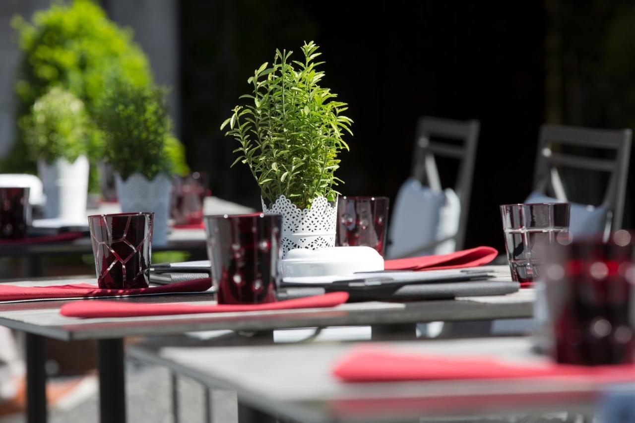 Hotel De La Cigogne Женева Экстерьер фото Restaurant