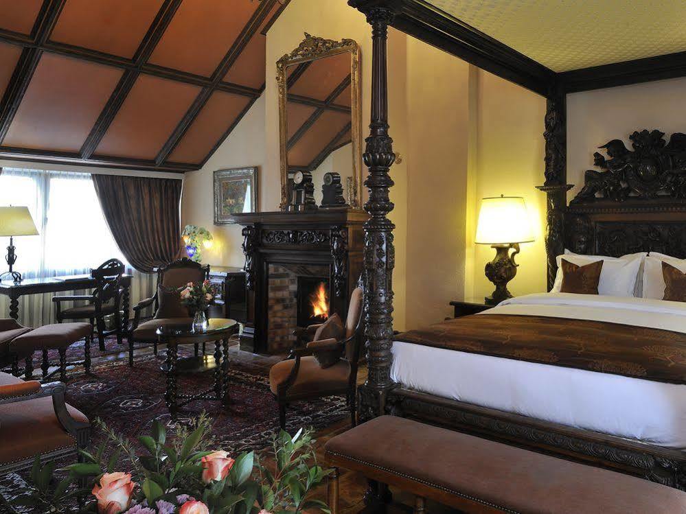 Hotel De La Cigogne Женева Экстерьер фото A suite at the Hotel de Ville